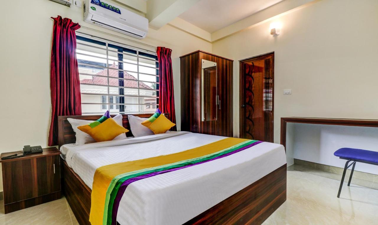 Itsy Hotels Rain Tulsi Stayz, Palarivattom Junction Kochi Zewnętrze zdjęcie